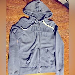 Men’s Abercrombie and fitch sweatshirt
